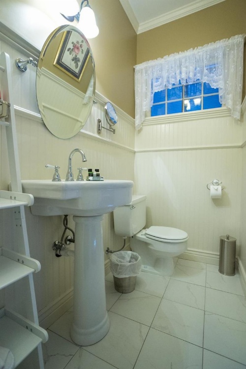 The Wallingford Victorian Inn image 16
